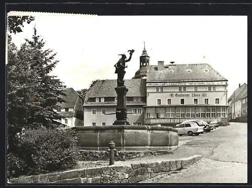 AK Lauenstein / Sachsen, Gasthaus Goldener Löwe, Markt und Falknerbrunnen