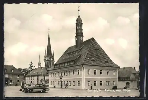 AK Neustadt i. Sa., Rathaus und evangelische Kirche