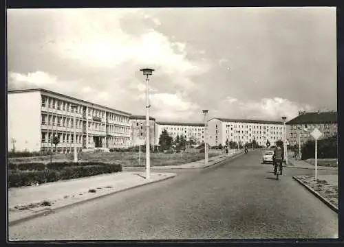 AK Senftenberg /Niederlausitz, Strasse des Bergmanns und Otto-Grotewohl-Schule, Polytechnische Oberschule