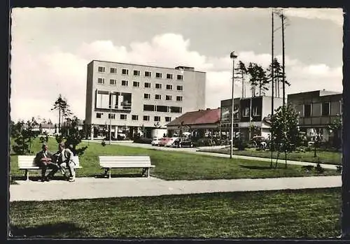 AK Espelkamp-Mittwald, Breslauer Strasse mit Rathaus