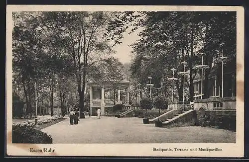 AK Essen /Ruhr, Stadtpartie mit Terrasse und Musikpavillon