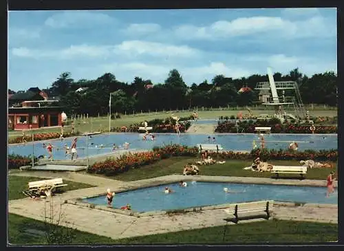 AK Bredstedt /Nordfriesland, Belebte Szene aus dem Schwimmbad