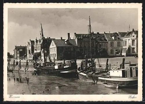 AK Husum / Nordsee, Der Hafen bei Ebbe