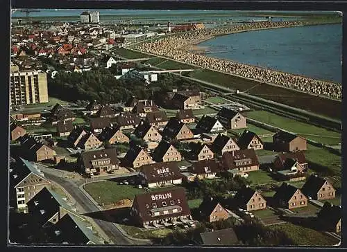 AK Büsum, Pensionen Haus Elke und Haus Berlin im Ortsbild, Fliegeraufnahme