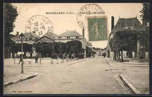 AK Richelieu /I.-et-L., Place du Marché