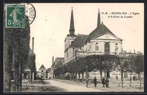 AK Richelieu /I.-et-L., L`Eglise et la porte de Loudun