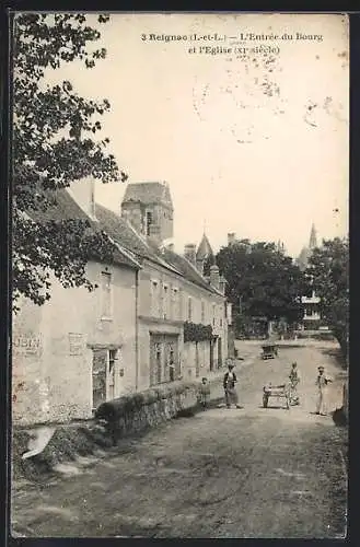 AK Reignac /I.-et-L., L`Entrée du Bourg et l`Eglise