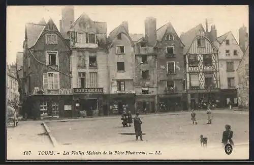 AK Tours, Les Vieilles Maisons de la Place Plumereau