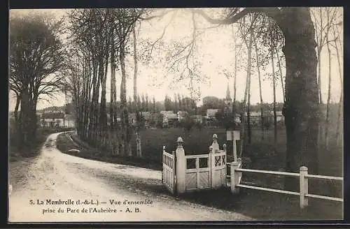 AK La Membrolle /I.-et-L., Vue d`ensemble prise du Parc de l`Aubrière