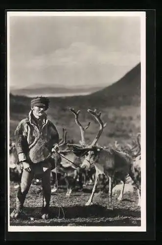 AK Lappländer mit Rentieren