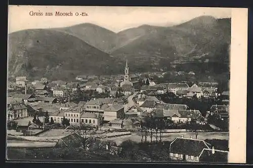 AK Moosch /O.-Els., Ortsansicht vor Bergpanorama