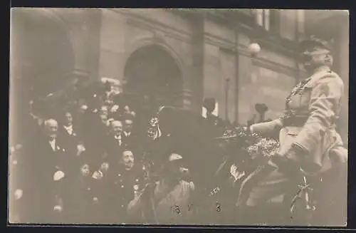Foto-AK Colmar, Arrivée du Francais a Colmar 1918