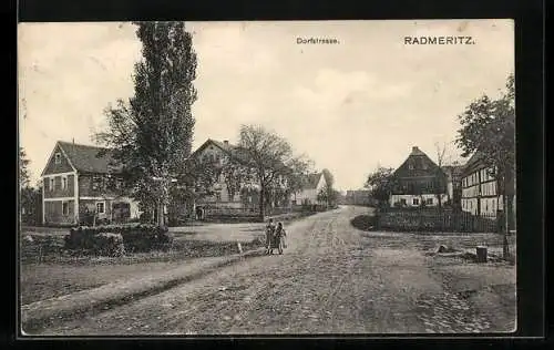 AK Radmeritz, Blick in die Dorfstrasse