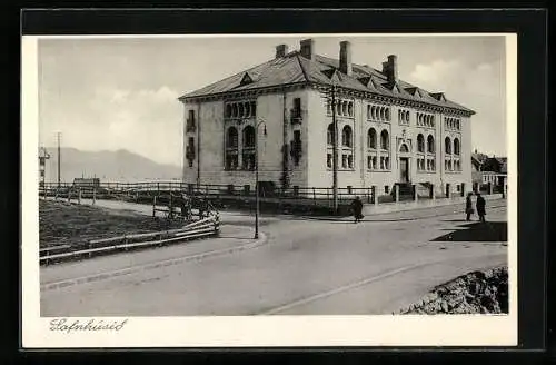 AK Safnhúsid, Ortspartie an altem Gebäude