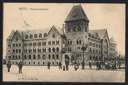 AK Metz, Oberpostdirektion mit Passanten auf dem Vorplatz