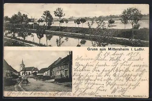 AK Mittersheim i. Lothr., Strassenpartie mit Blick zur Kirche, Uferpartie