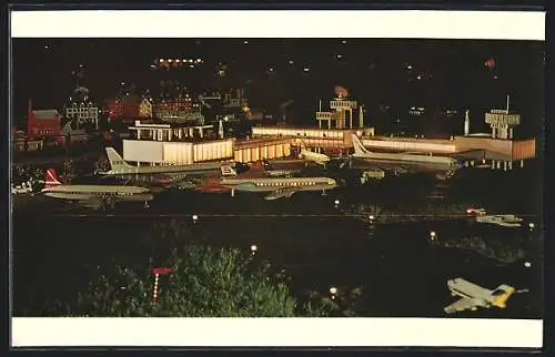 AK Sierksdorf, Legoland, Flughafen bei Nacht