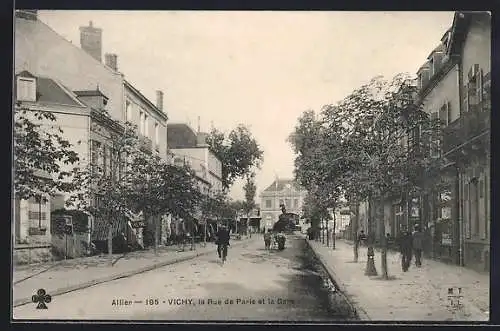 AK Vichy, la rue de Paris et la gare