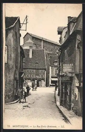 AK Montlucon, La Rue Porte-Bretonnie