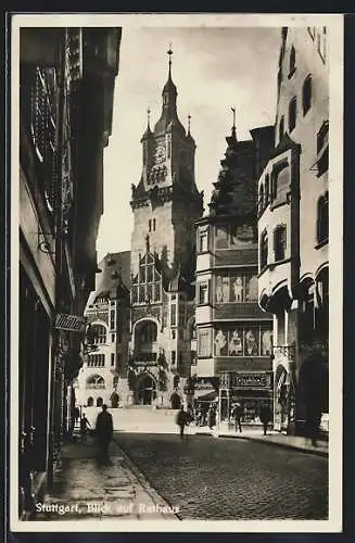 AK Stuttgart, Blick auf das Rathaus, Strassenansicht mit Geschäft Trischler