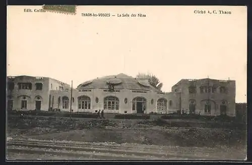 AK Thaon-les-Vosges, La Salle des Fetes