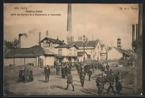 AK Thaon-les-Vosges, Sortie des Ouvriers de la Blanchisserie et Teinturerie