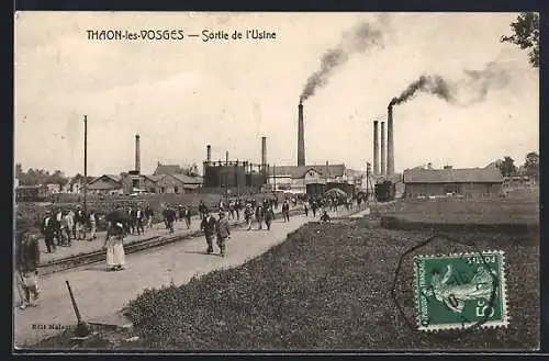 AK Thaon-les-Vosges, Sortie de l`Usine