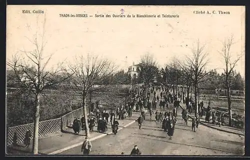 AK Thaon-les-Vosges, Sortie des Ouvriers de la Blanchisserie et Teinturerie