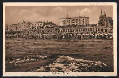 AK Borkum, Strand mit Hotels