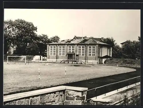 AK Falkenberg / Elster, Sportplatz mit Turnhalle