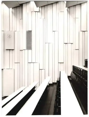 Fotografie Inge von der Ropp, Rodenkirchen, Ansicht Köln, Physikalisches Institut, moderner Höhrsaal, Wandverkleidung