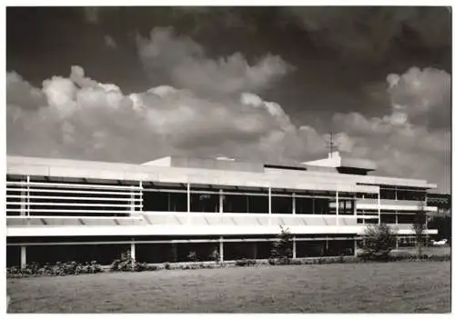 Fotografie Inge von der Ropp, Rodenkirchen, Ansicht Köln, Physikalisches Institut, Gebäude im Bauhaus-Stil, Fassade