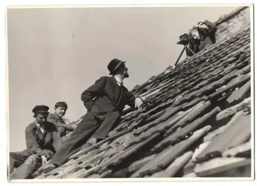 Fotografie Film-Szene mit Schauspieler Fred Hennings auf den Dächern von Wien - Schönlaterngasse, Kameramann