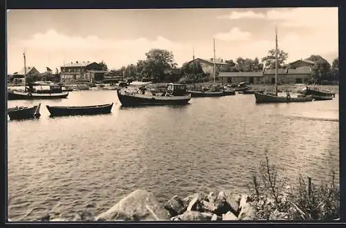 AK Stahlbrode /Ostsee, Uferpartie am Hafen