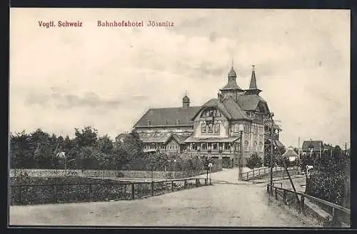 AK Jössnitz /Vogtl. Schweiz, Blick zum Bahnhofshotel