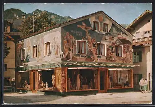 AK Oberammergau, Holzbildhauer Hans & Adolf Heinzeller, Dorfplatz 18