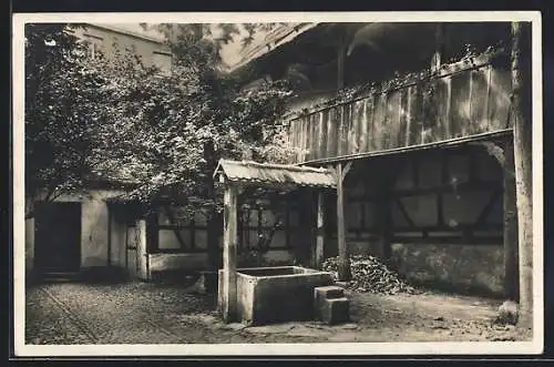 AK Rothenburg o.T., Alter Hof im Hornburghaus, Herrengasse 11