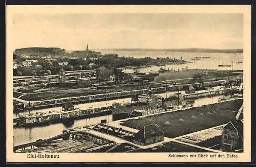 AK Kiel-Holtenau, Schleusen mit Blick auf den Hafen