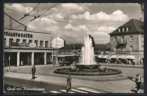 AK Kaiserslautern, Partie am Pfalztheater mit Geschäften und Springbrunnen