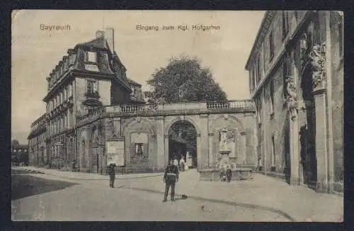 AK Bayreuth, Eingang zum Hofgarten mit Brunnen