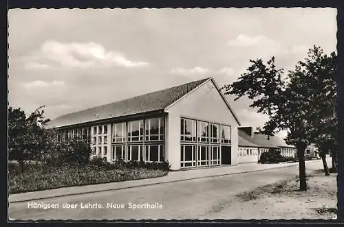 AK Hänigsen /Lehrte, Neue Sporthalle mit Strasse