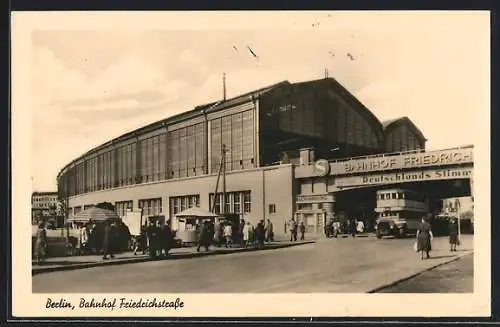 AK Berlin, Bahnhof Friedrichstrasse mit Buchhandlung