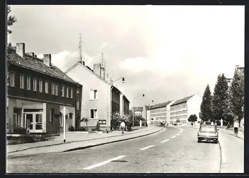 AK Salzwedel, Wilhelm-Pieck-Strasse und HO-Gaststätte Altmark
