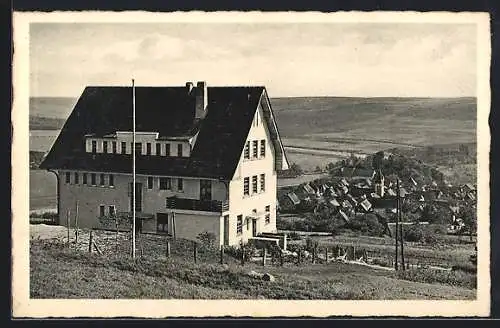 AK Polle, Jugendherberge mit Blick zum Ort