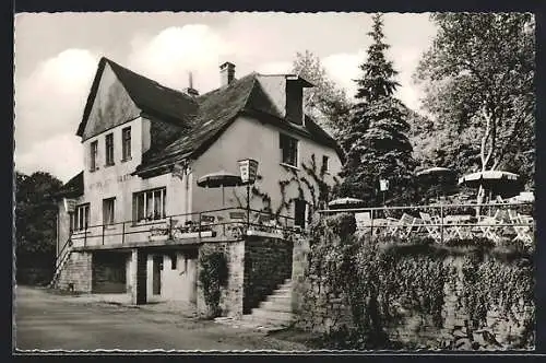 AK Fürstenberg /Weser, Gasthaus Meyers Berggarten von der Strasse aus