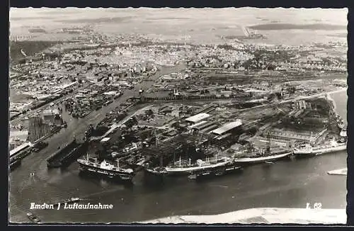 AK Emden / Ostfriesland, Stadtansicht vom Flugzeug aus