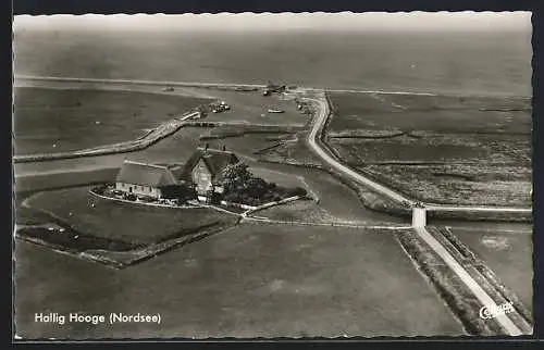 AK Hallig Hooge /Nordsee, Häuser und Hafen vom Flugzeug aus