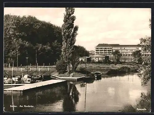 AK Emden / Ostfriesland, Uferpartie am Nordertor