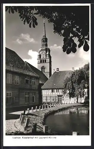 AK Itzehoe, Klosterhof mit Laurentii-Kirche