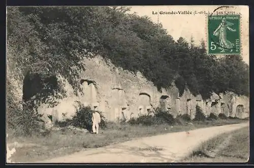 AK La Grande-Vallée /I.-et-L., Les Caves